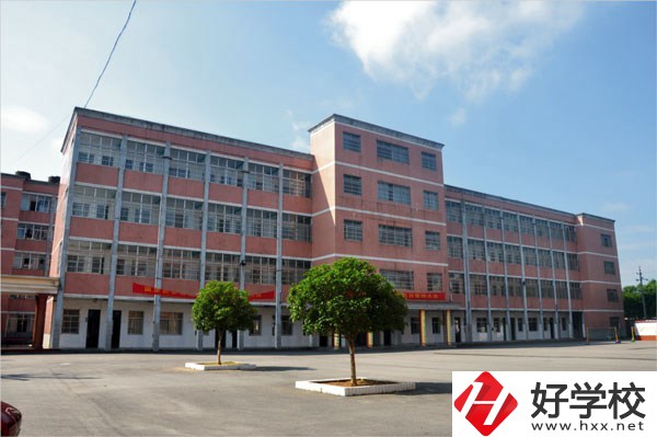 寧鄉(xiāng)市瀟湘職業(yè)中專學校有什么特色專業(yè)？
