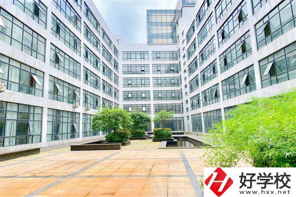 湖南曙光科技技工學(xué)校有哪些辦學(xué)特色？
