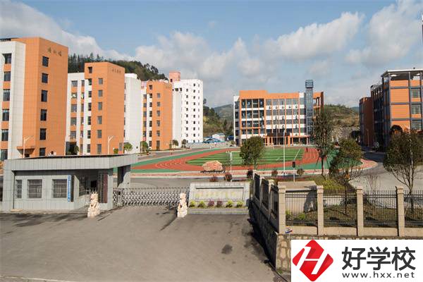 湘西有哪些學(xué)美發(fā)的中職學(xué)校？專業(yè)好就業(yè)嗎？