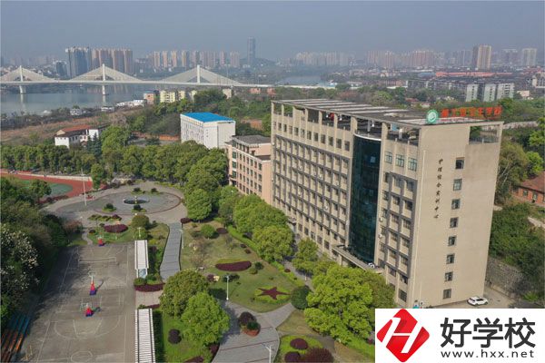 衡陽(yáng)的核工業(yè)衛(wèi)生學(xué)校怎么樣？可以學(xué)哪些專(zhuān)業(yè)？