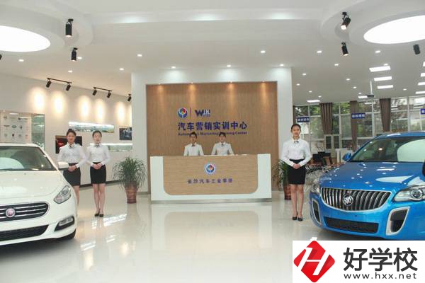 長(zhǎng)沙汽車工業(yè)學(xué)校學(xué)費(fèi)是多少？招生要求有哪些？