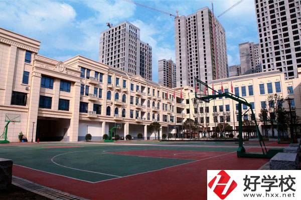 長(zhǎng)沙湘麓醫(yī)藥中專學(xué)校怎么樣？師資力量如何？