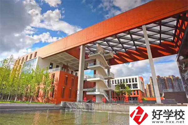 湖南工貿(mào)技師學(xué)院辦學(xué)條件怎么樣？設(shè)施設(shè)備好不好？