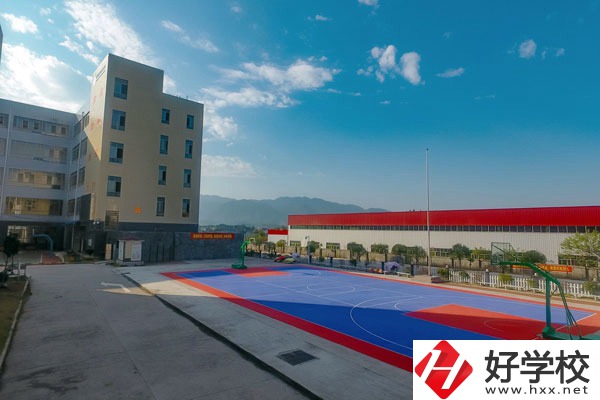 茶陵職業(yè)中等專業(yè)學校辦學條件如何？有什么辦學成果？