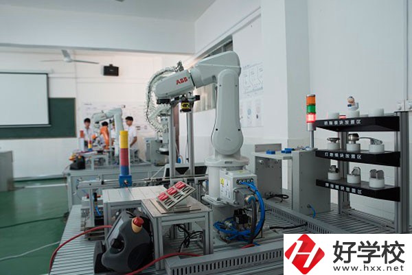 寧遠縣職業(yè)中專學(xué)校開設(shè)了哪些專業(yè)，有哪些辦學(xué)特色？