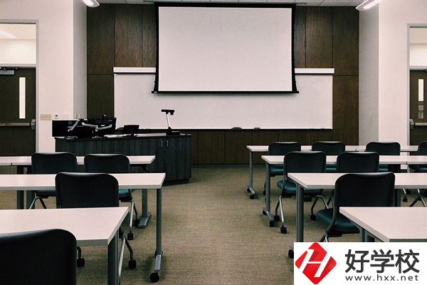 吉首大學師范學院怎么樣？環(huán)境好不好？