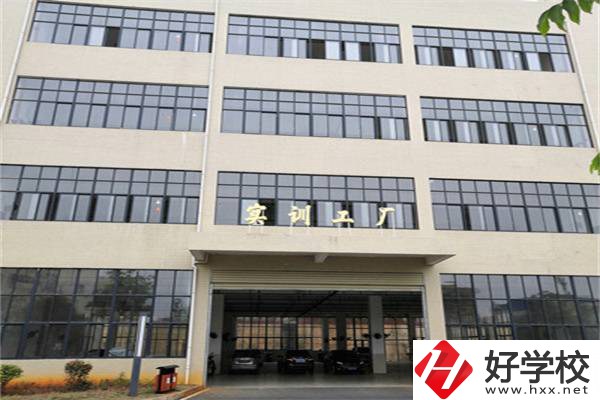 郴州臨武職業(yè)中專有高考班嗎？