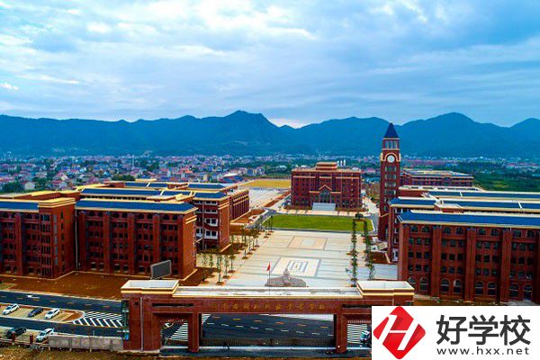 湖南省湘北職業(yè)中專學(xué)校的辦學(xué)規(guī)模怎么樣？