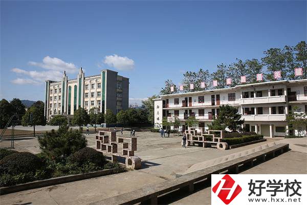 懷化溆浦有沒有中專學校？地址在哪？