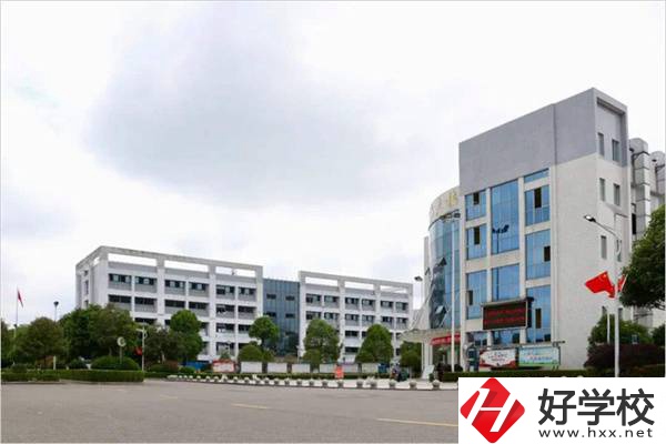 長(zhǎng)沙有幾所省重點(diǎn)技校可以選擇？辦學(xué)條件好嗎？