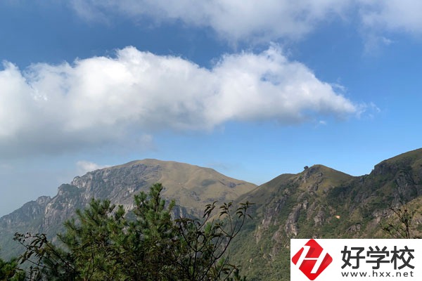 衡陽市信息網(wǎng)絡工程學校招生收費標準是什么？