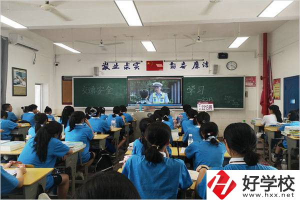 湖南八年級畢業(yè)能上中專嗎？要看哪些成績？