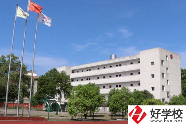 湘潭鐵路工程學(xué)校是職校嗎？師資力量怎么樣？