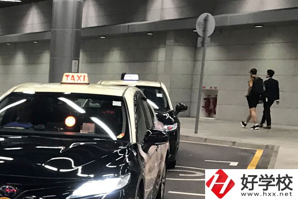 初中畢業(yè)讀婁底工貿(mào)職業(yè)中專，可以學(xué)什么專業(yè)？