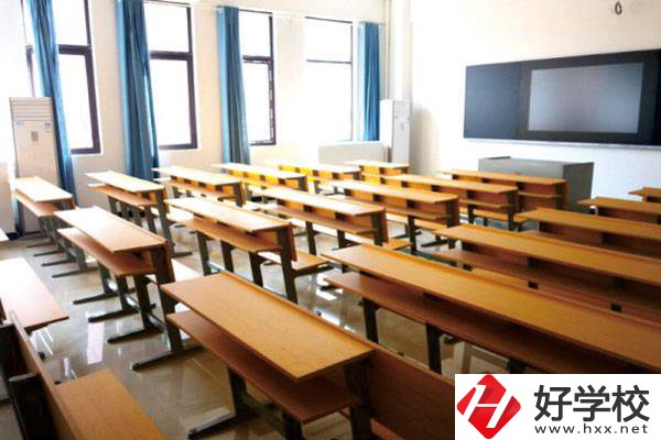 湖南省陶瓷技師學(xué)院開(kāi)設(shè)了哪些特色專業(yè)？