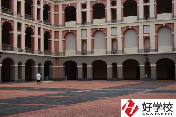 宜章縣中等職業(yè)技術(shù)學(xué)校好不好？讀了有出息嗎？