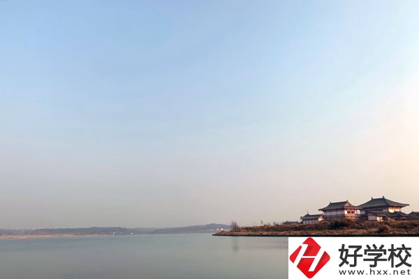 張家界汽修技校實(shí)力如何？學(xué)校生活環(huán)境怎么樣？