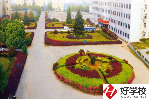 懷化職業(yè)技術(shù)學(xué)院怎么樣？有中職部嗎？