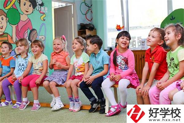 在湖南想當(dāng)老師可以學(xué)哪些專(zhuān)業(yè)？需要考證嗎？