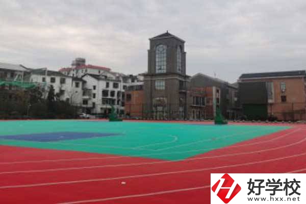 長(zhǎng)沙科技工程學(xué)校有什么招生專(zhuān)業(yè)？學(xué)費(fèi)貴嗎？