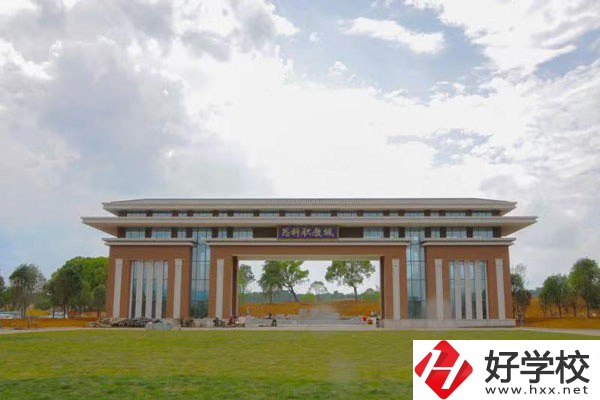 郴州哪所中專有護(hù)理專業(yè)？護(hù)理專業(yè)畢業(yè)好就業(yè)嗎？