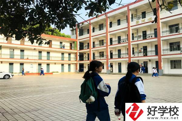 長(zhǎng)沙航天學(xué)校有什么專業(yè)推薦？可以免學(xué)費(fèi)就讀嗎？