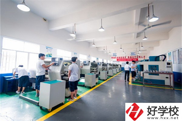 懷化的公辦職高有哪些？可以免學(xué)費(fèi)嗎？