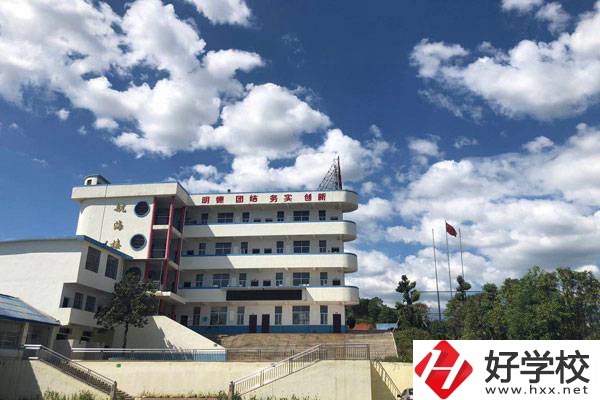 株洲海事職業(yè)學(xué)校開設(shè)了哪些特色專業(yè)？
