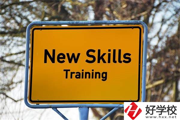家長在湖南選中職時(shí)要看哪幾點(diǎn)？有什么學(xué)校推薦？