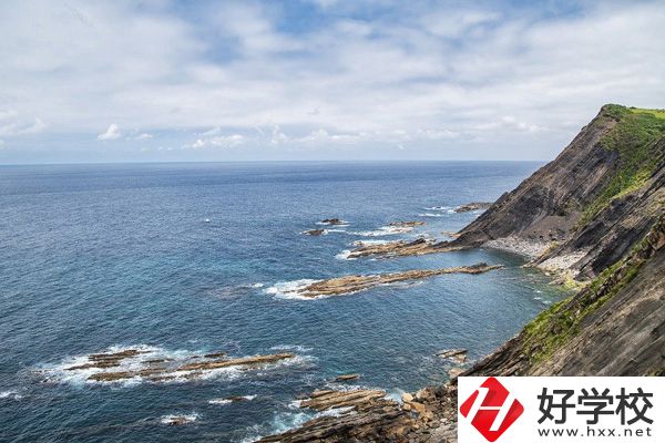 華容縣職業(yè)中專學校有高考班嗎？升學率怎么樣？