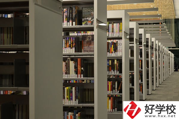 長(zhǎng)沙鐵航職業(yè)中等技術(shù)學(xué)校有哪些專業(yè)？學(xué)費(fèi)貴不貴？
