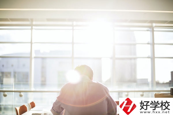 永興縣職業(yè)中專學校航空服務專業(yè)怎么樣？