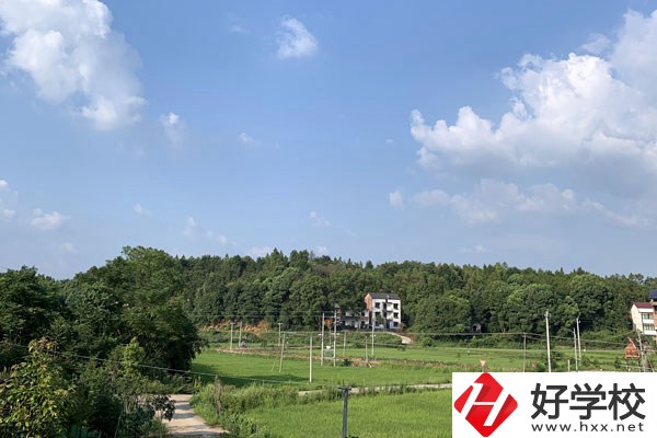 南縣職業(yè)中等專業(yè)學校怎么樣？值得報考嗎？
