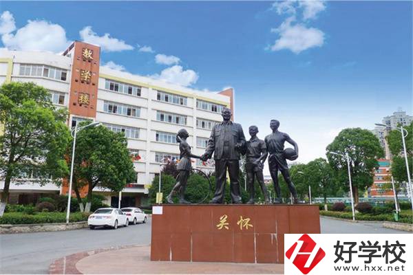 長沙衛(wèi)校推薦，中職學(xué)校學(xué)醫(yī)衛(wèi)專業(yè)有用嗎？