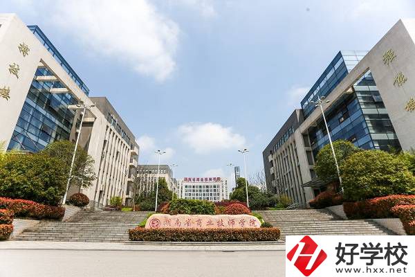 株洲比較好的廚師培訓(xùn)學(xué)校有哪些？烹飪專業(yè)好就業(yè)嗎？