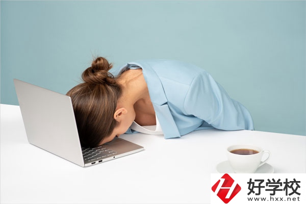 畢業(yè)后在長沙讀中專學校，該如何選擇專業(yè)呢？