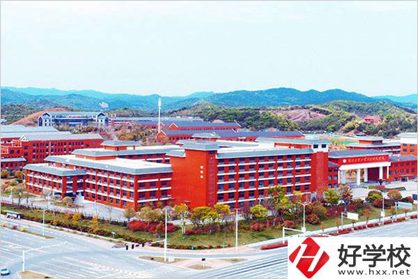 湖南省陶瓷技師學院有什么樣的辦學特色？