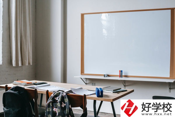 湖南省耒陽師范學校宿舍有沒有空調(diào)？寢室壞境怎么樣？