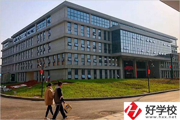 株洲市工業(yè)中專學(xué)校有什么專業(yè)？