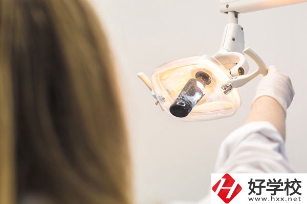 核工業(yè)衛(wèi)生學(xué)校護(hù)理專業(yè)值得學(xué)嗎？有沒有前途？