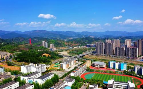 四川信息職業(yè)技術(shù)學院在哪個城市？