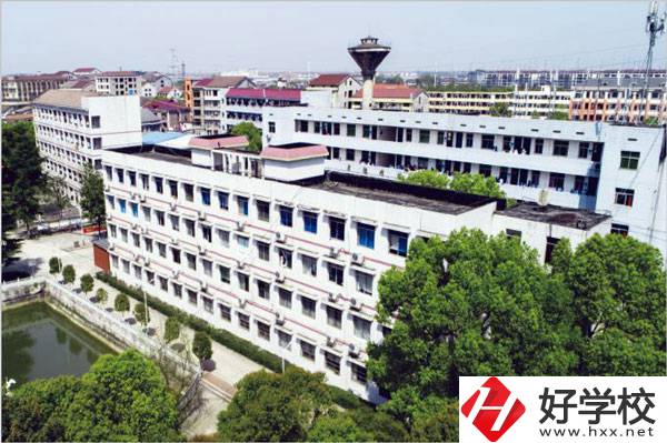 益陽市衛(wèi)生職業(yè)技術(shù)學(xué)?；A(chǔ)設(shè)施怎么樣？位置在哪？