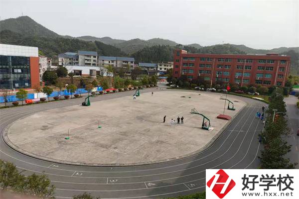 懷化洪江市有哪些中專學(xué)校？有什么辦學(xué)特色？