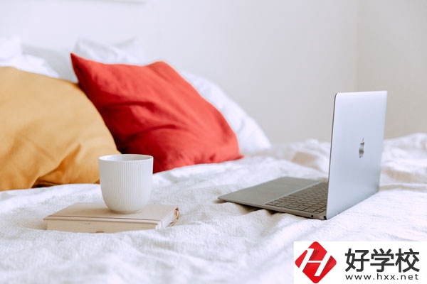 懷化啟航衛(wèi)生學校護理專業(yè)好不好？學費貴嗎？