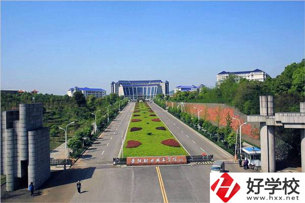 岳陽市哪所中專學(xué)校的綜合實(shí)力比較強(qiáng)？