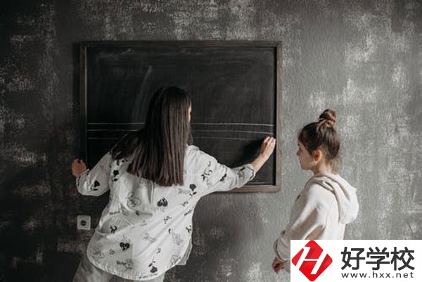 湖南省商業(yè)職業(yè)中等專業(yè)學(xué)校怎么樣？宿舍怎么樣？