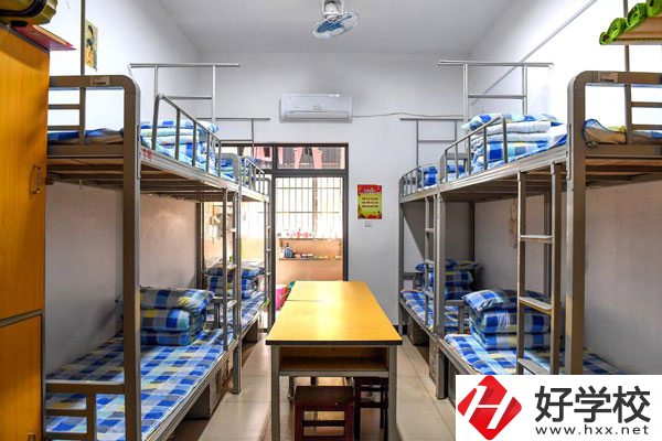 長(zhǎng)沙財(cái)經(jīng)學(xué)校有哪些辦學(xué)特色？有什么政策補(bǔ)貼？