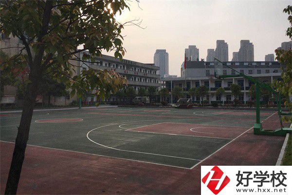 長沙醫(yī)衛(wèi)技校有哪些？辦學(xué)條件怎么樣？
