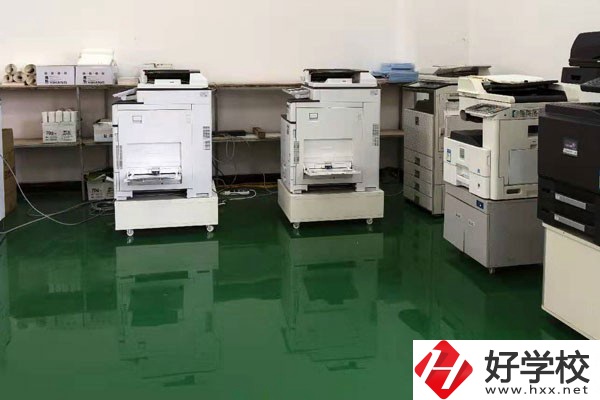 新化縣楚怡工業(yè)學(xué)校怎么樣，辦學(xué)條件好嗎？