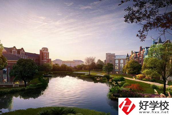 長沙市拔萃中等職業(yè)學校環(huán)境怎么樣？是公辦還是民辦？